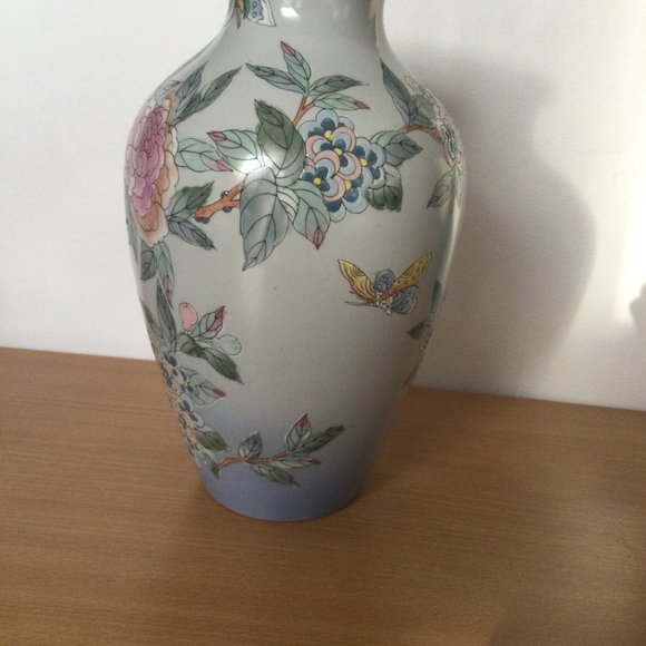 Vintage Chinese hand painted ceramic vase flowers butterfly Toyo 11" tall - Picture 2 of 8